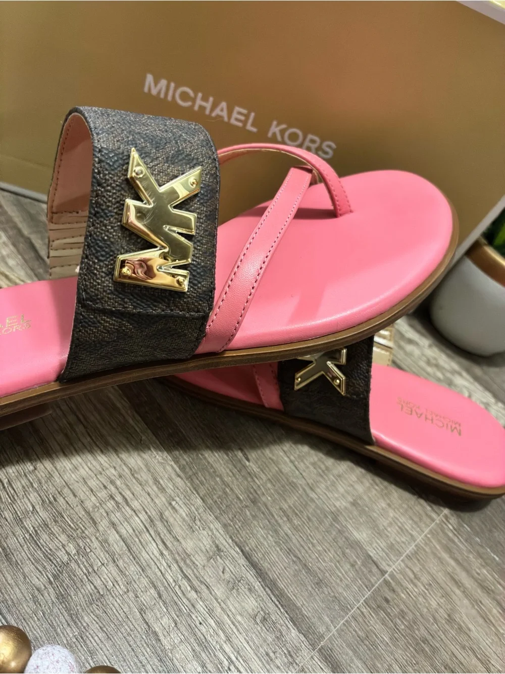 Michael Kors Pink and Black MK Logo Toe-Loop Slide Sandal - Picture 3 of 7
